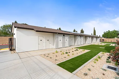 The Palms Luxury Apartments Photo 1