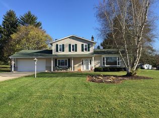 1015 Cotswold Dr, Akron, OH 44321