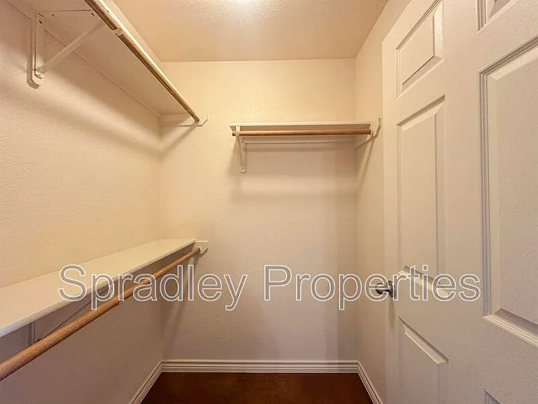 642 Laila Ln — Photo 13