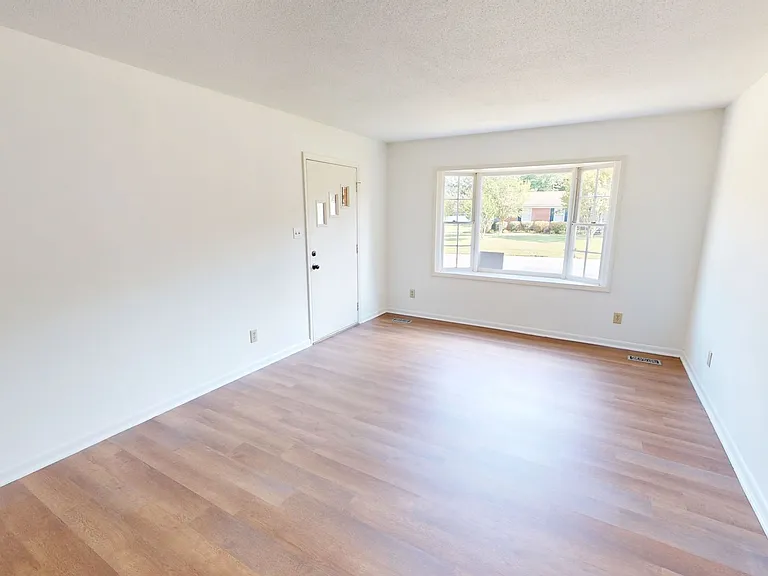 2808 Player Ave — Photo 2