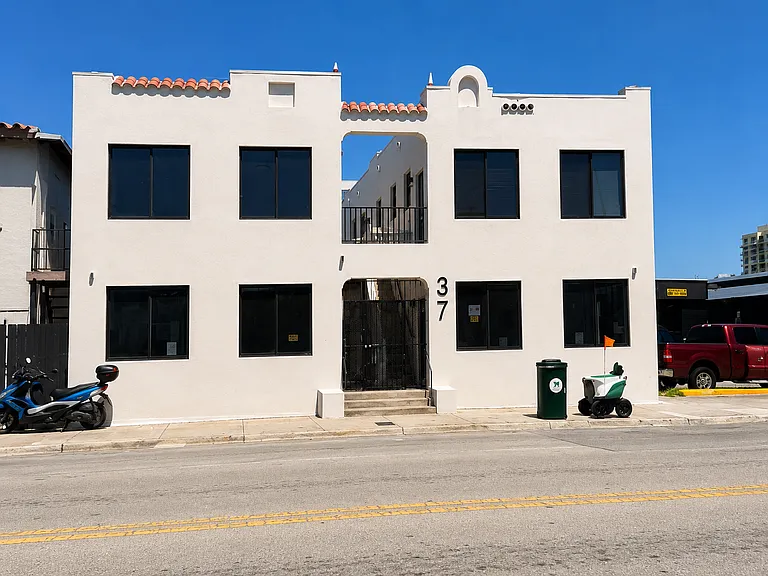37 NW 12th Ave — Photo 9