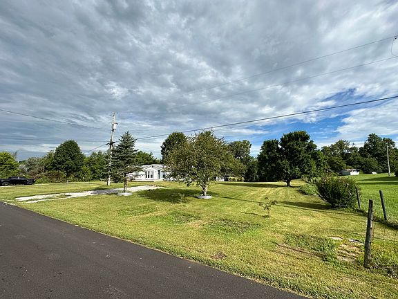 3rd image of 135 Kidwell Ln