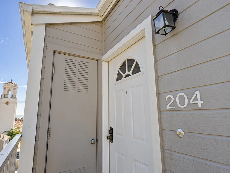 Summer House Apartments — Photo 21