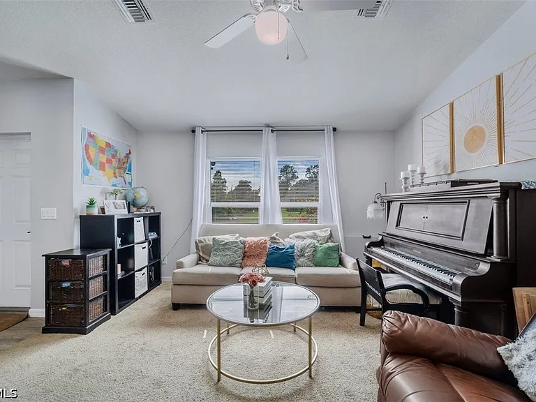 5013 SE Tradewinds Cir — Photo 3