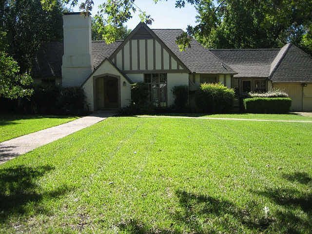1st image of 6022 Woodland Dr