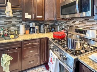 738 S 11th St #3R, Philadelphia, PA 19147