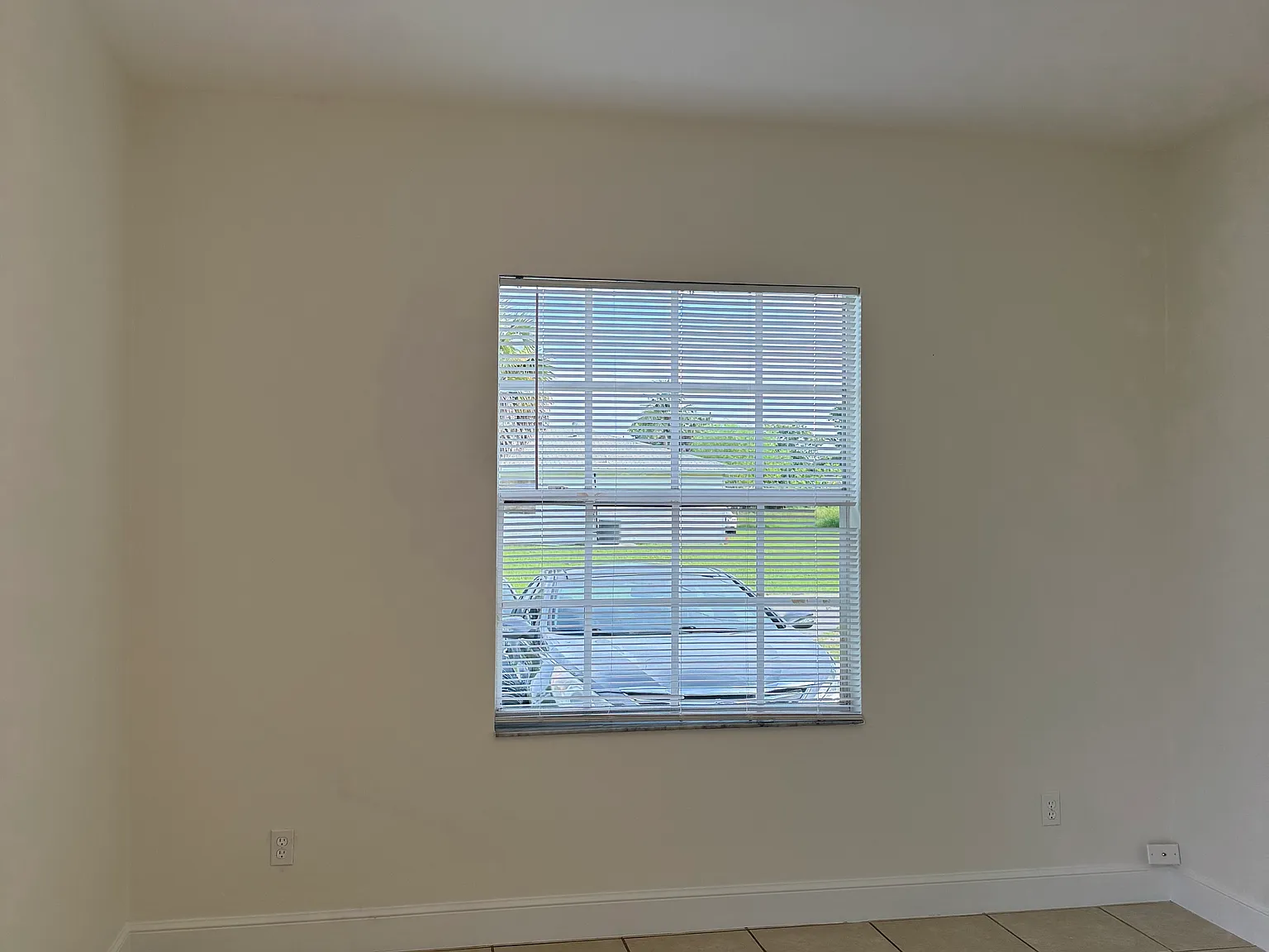 4750 18th Ct SW — Photo 2