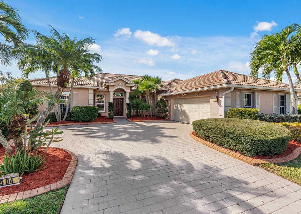1st image of 504 NW Ashton Way