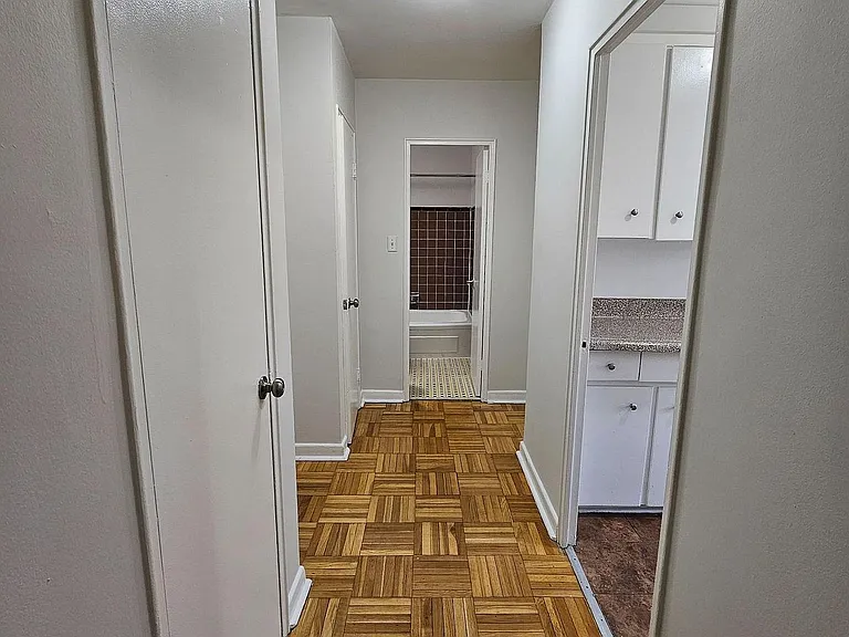 20 Cosburn Ave #207 — Photo 21