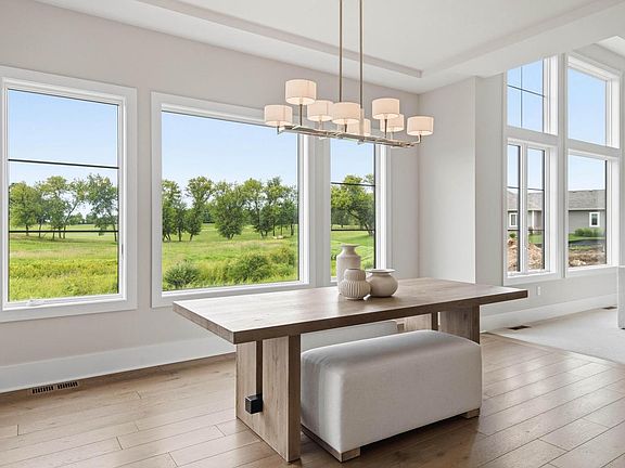 4th image of S17W30381 Hazeltine COURT