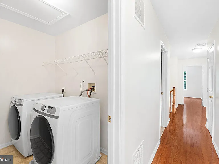 99 Warwick Rd — Photo 24