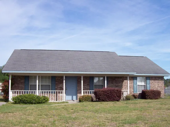 915 Malibu Dr, Hinesville, GA 31313