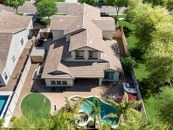 2nd image of 3904 E SIERRA MADRE Avenue