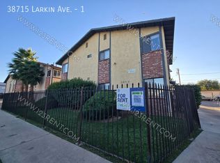38715 Larkin Ave APT 1, Palmdale, CA 93550