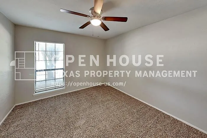543 Freestone Dr — Photo 16