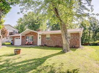 520 E Lake Dr, Edwardsville, IL 62025