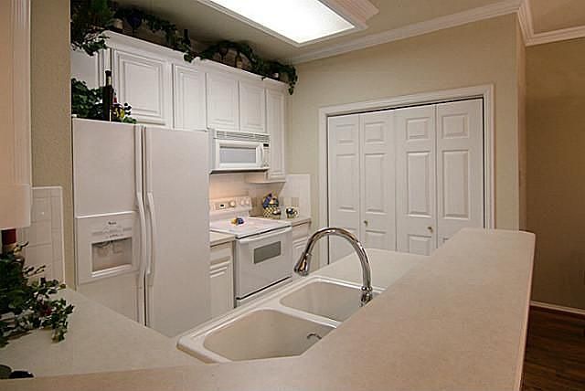 1st image of 2441 Southcourt Cir