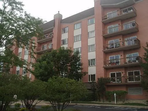 209 Rivershire Ln APT 204 photo 1