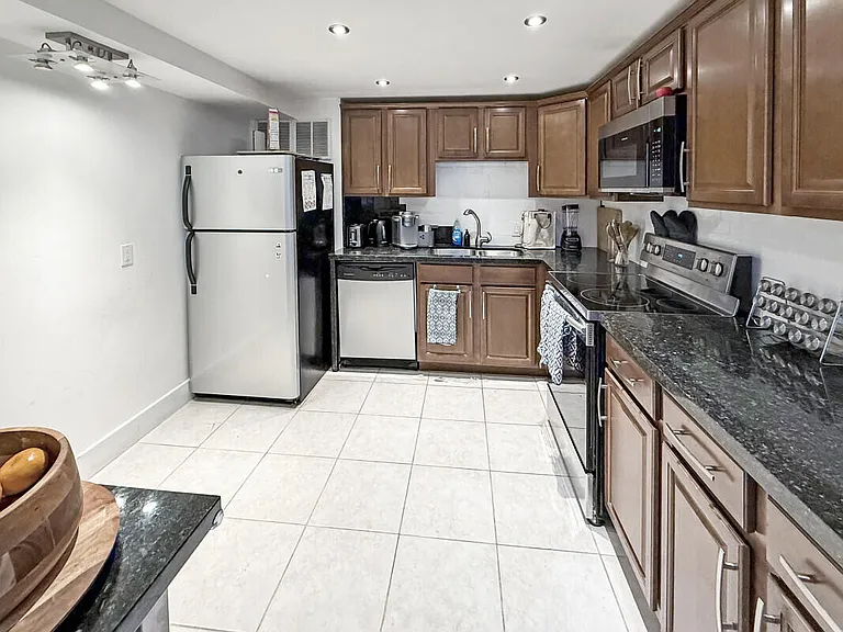 2801 NE 183rd St #1212 — Photo 5