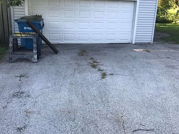 5th image of 1449 Meadow Ln