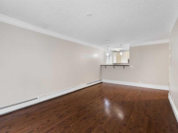 4th image of 644 S Meredith Rd NE #203