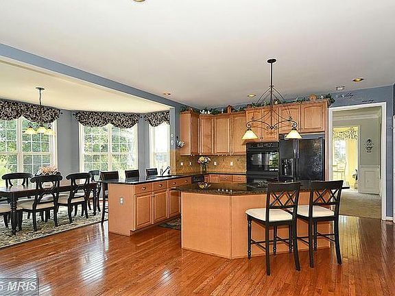 3rd image of 10800 Misty Creek Ct