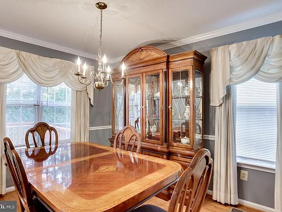 5th image of 9664 Eaton Woods Pl
