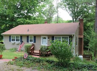 802 Bizzarre St, Farmville, VA 23901