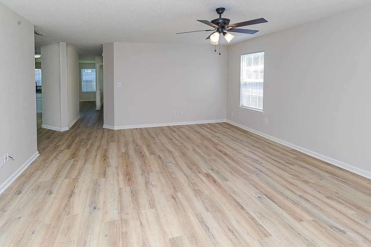 110 Lonesome Ct — Photo 3