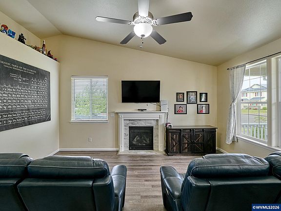 5th image of 3138 Reed Ave