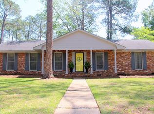 2012 Robinhood Rd, Albany, GA 31707