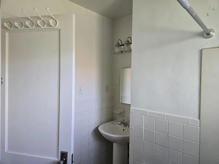 1472 Glenbeck Ave #1 — Photo 8