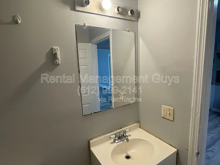 2931 Bryant Ave N #2 — Photo 17