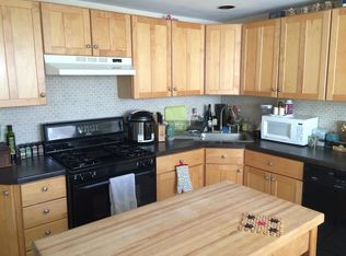 58 6th St #1, Cambridge, MA 02141