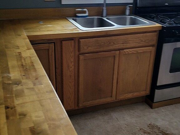 3rd image of 114 Piper Rd