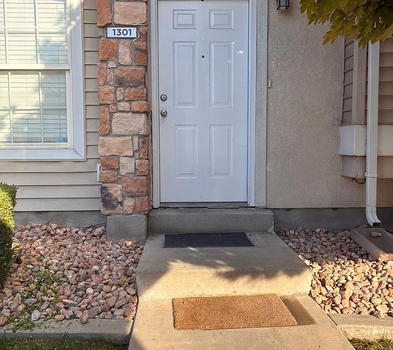 1301 S 1145 W