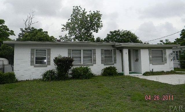 1st image of 8 Pen Haven Dr