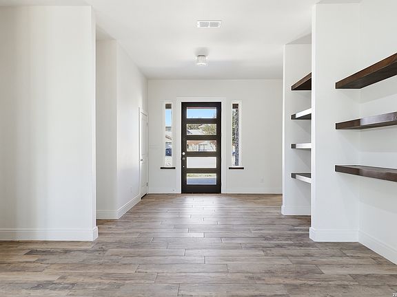 2nd image of 19402 Easy Oak