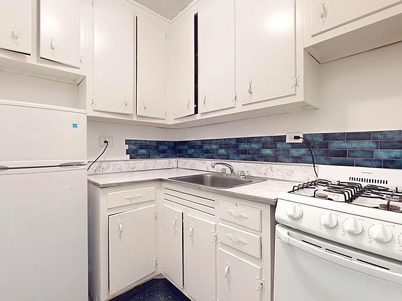 5th image of 225 E 26th St #2A