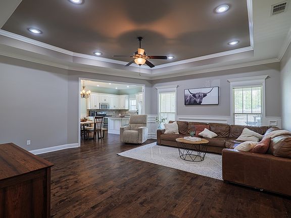 3rd image of 3951 Glen Laurel Dr W
