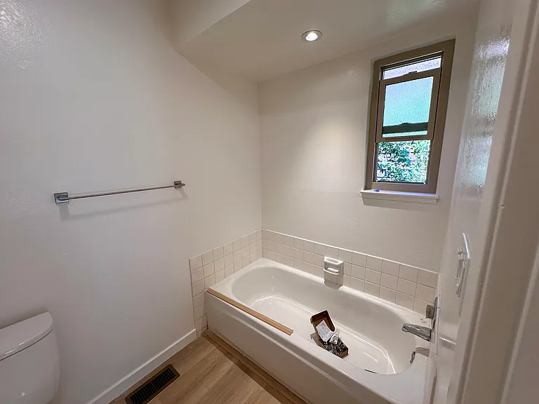 27 Bridgewater Way — Photo 32