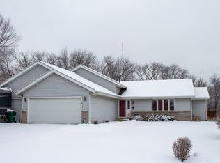 7073 Rye Ridge Trl, Cherry Valley, IL 61016