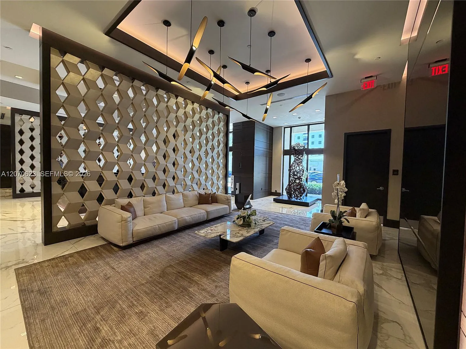 Merrick Manor Condo — Photo 3