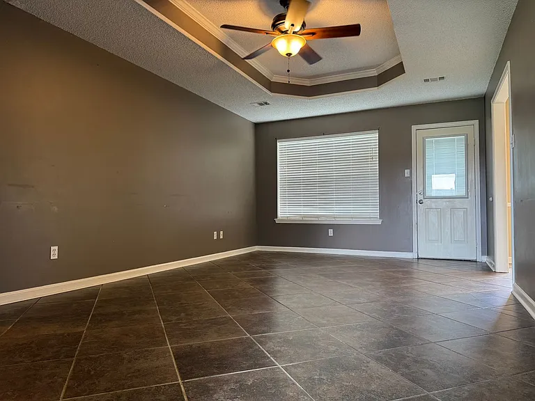23 Violet Ln — Photo 2