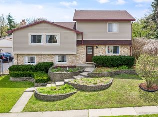 171 E Stevenson Dr, Glendale Heights, IL