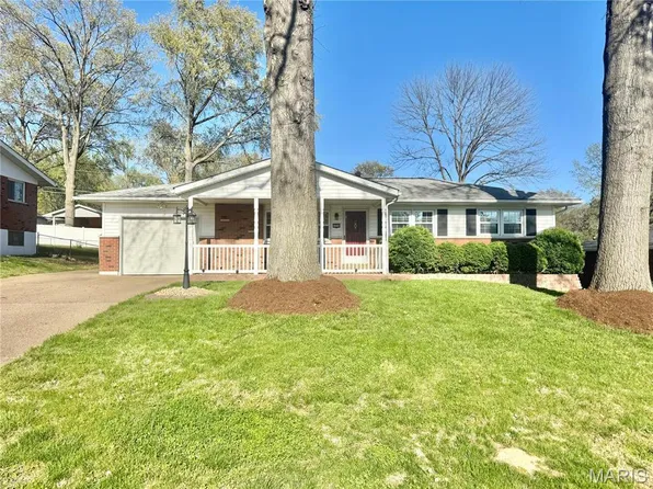 1334 N Glenwood Dr, Columbia, IL 62236