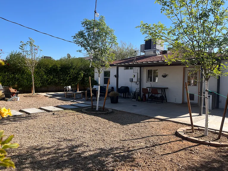1832 E Crittenden Ln — Photo 15