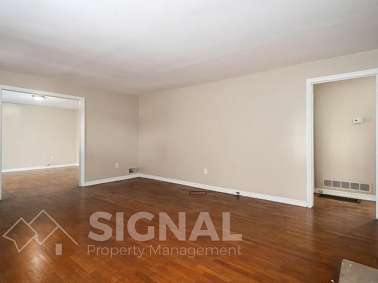 5117 Highland Ave — Photo 8