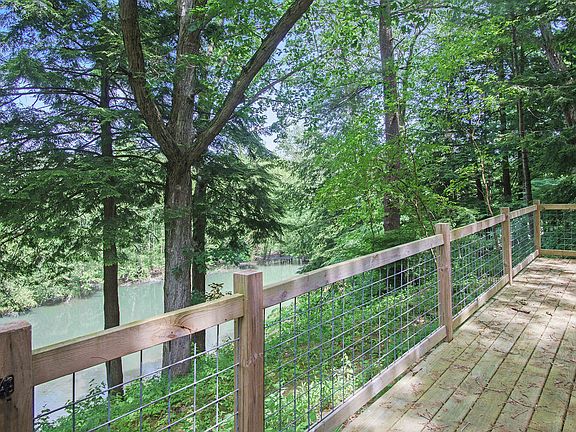 3rd image of 3123 Riverbend Trl