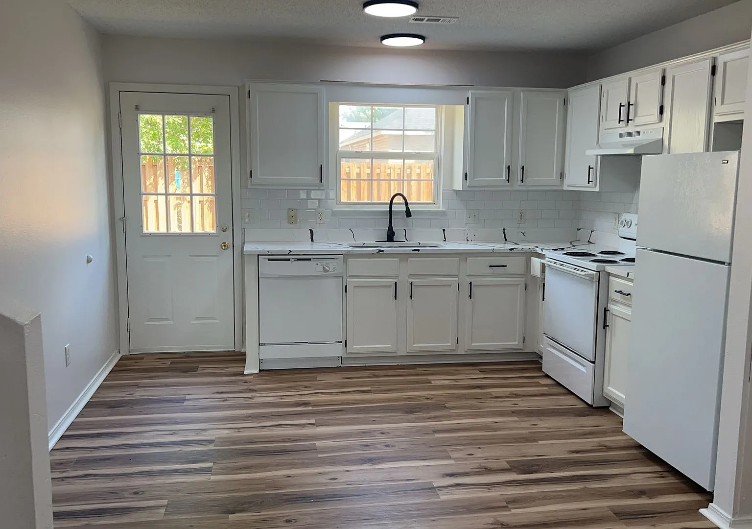 3302 SW Landau Ct Apt 1 & 2 — Photo 4
